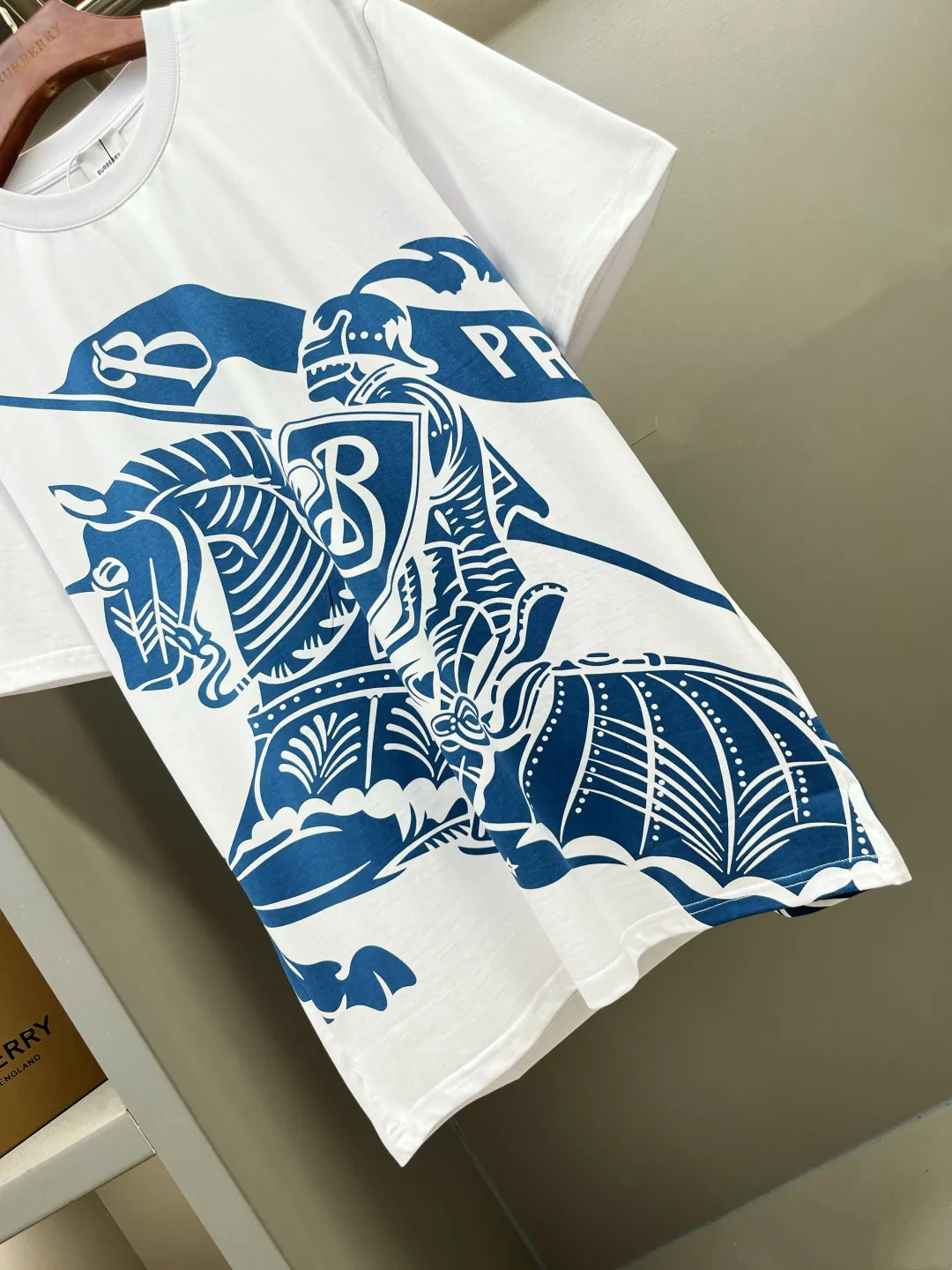 🅱️ 【BUR ， 】【In Stock 】 2025 Series， Burberry ， Same Style 。 BUR ， （EKD）， Blue ， ， ， ， ， ， ， ， ！！ ， 。 OV ， 。 ， ， ！！ bbr ， ，In Stock ， ！！ Sizes S、M、L、XL、XXL Size Size